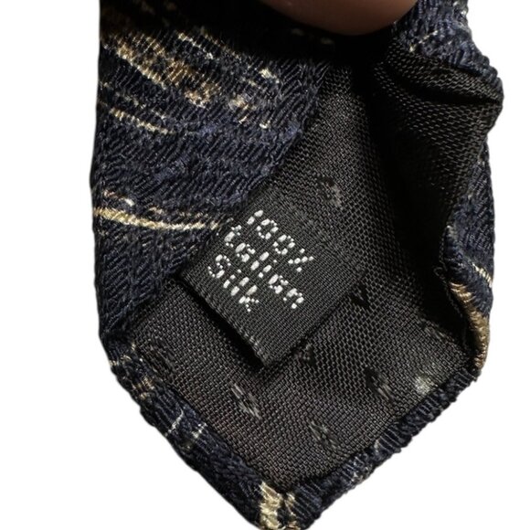 Bugatti Mens Silk Tie Navy & Gold Wave Pattern Made In USA - Picture 5 of 7